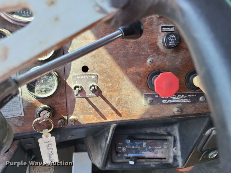 image for item LS9705 1993 Peterbilt 377  semi truck