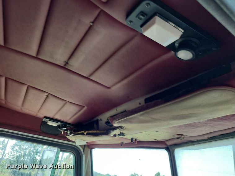 image for item LS9705 1993 Peterbilt 377  semi truck