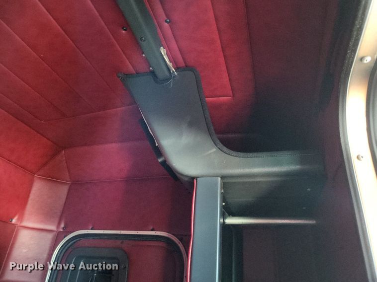 image for item LS9705 1993 Peterbilt 377  semi truck