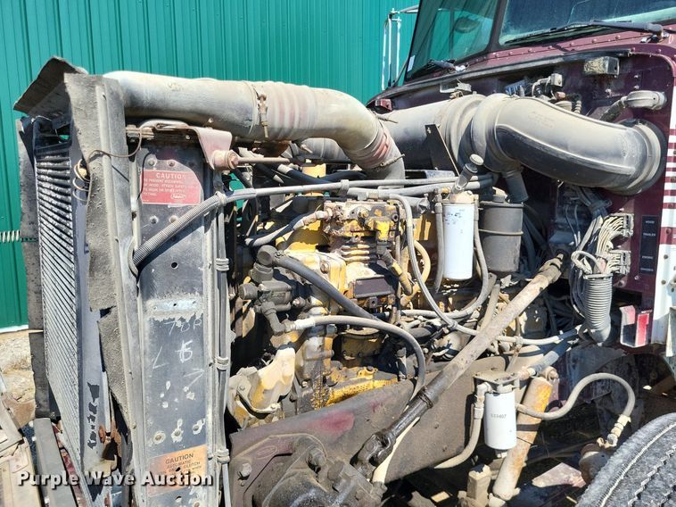 image for item LS9705 1993 Peterbilt 377  semi truck