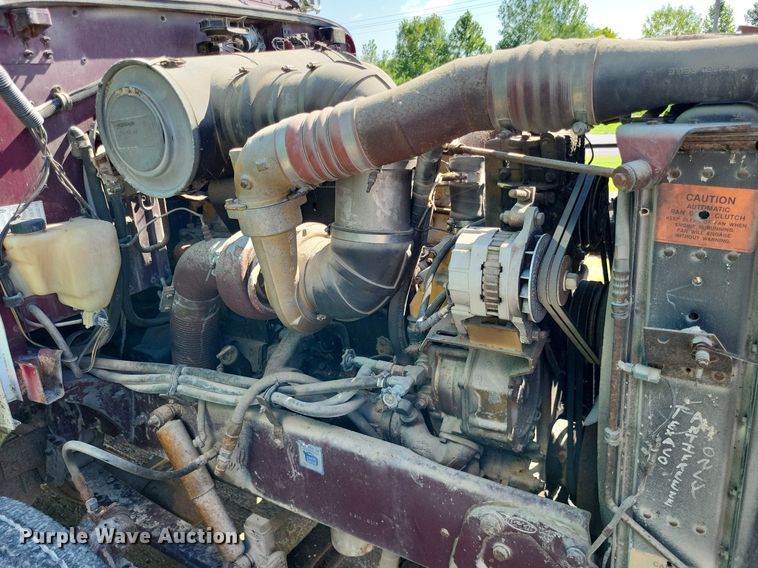 image for item LS9705 1993 Peterbilt 377  semi truck