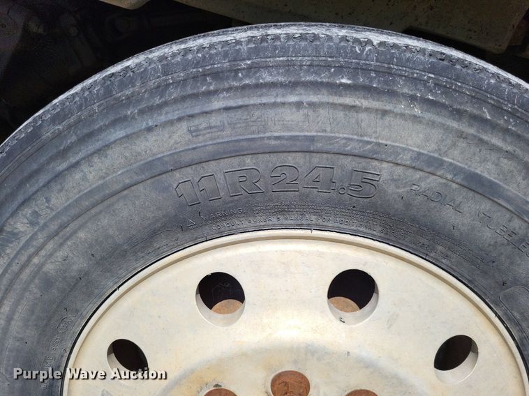 image for item LS9705 1993 Peterbilt 377  semi truck