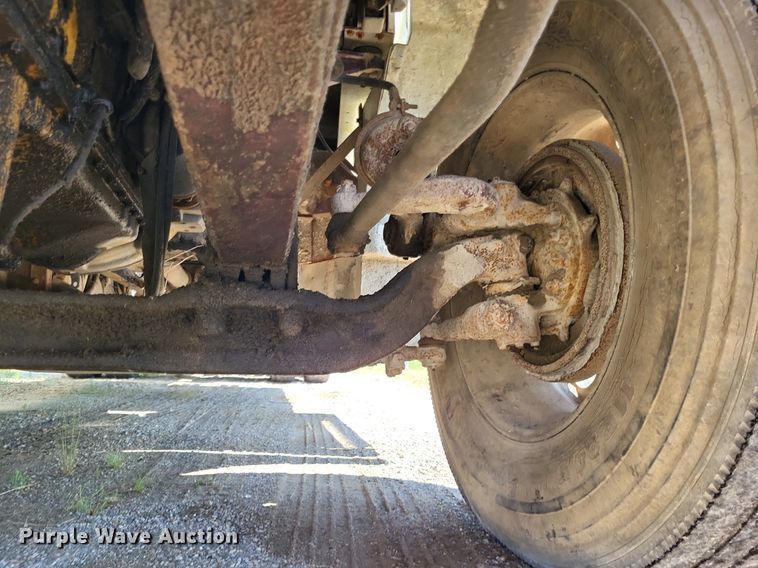 image for item LS9705 1993 Peterbilt 377  semi truck