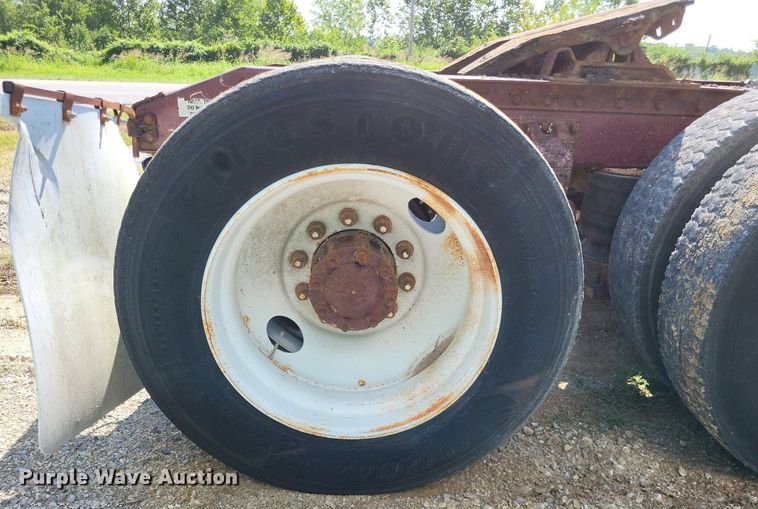 image for item LS9705 1993 Peterbilt 377  semi truck