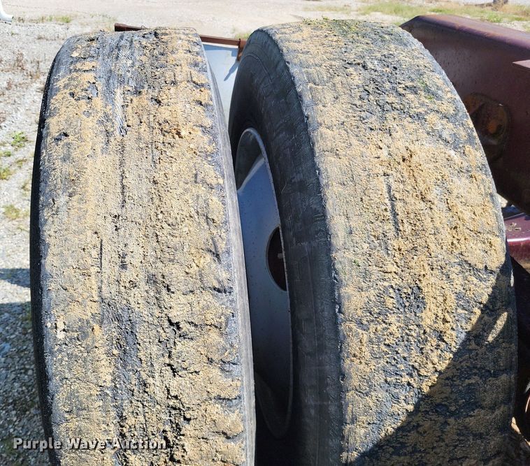 image for item LS9705 1993 Peterbilt 377  semi truck