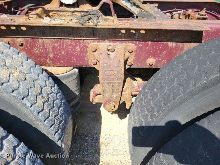 image for item LS9705 1993 Peterbilt 377  semi truck