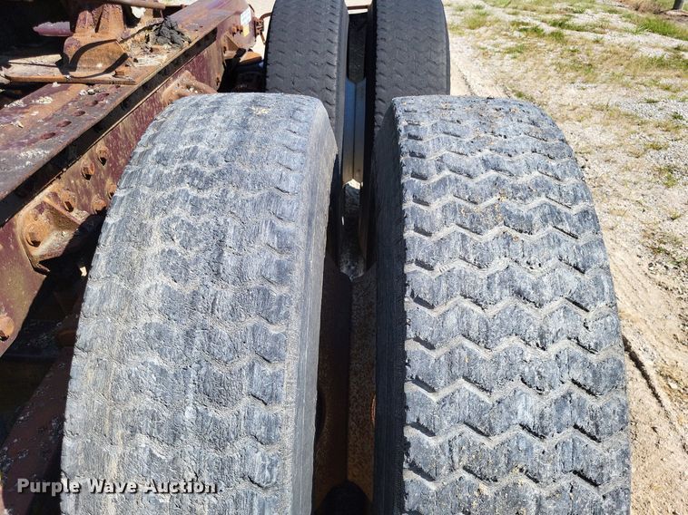 image for item LS9705 1993 Peterbilt 377  semi truck