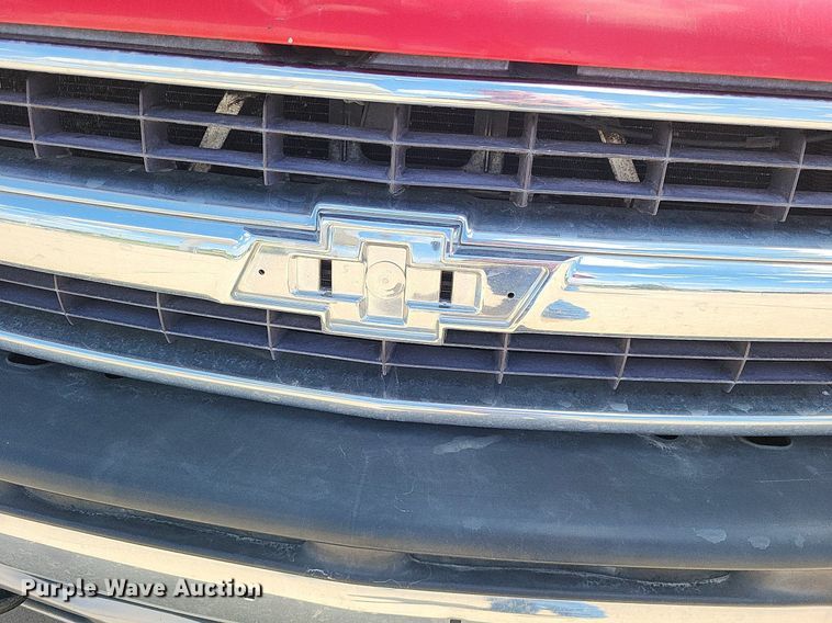 image for item LS9716 2003 Chevrolet Suburban 2500  SUV