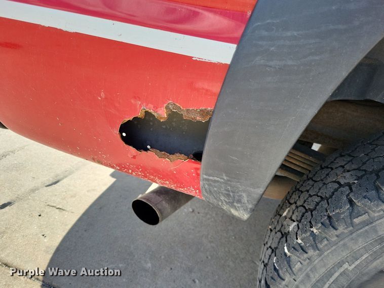 image for item LS9716 2003 Chevrolet Suburban 2500  SUV