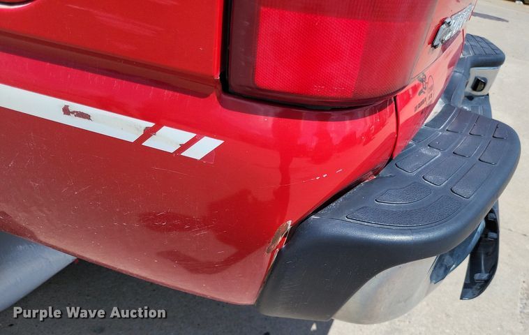 image for item LS9716 2003 Chevrolet Suburban 2500  SUV