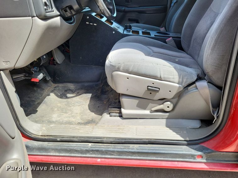 image for item LS9716 2003 Chevrolet Suburban 2500  SUV