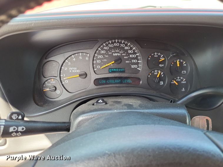 image for item LS9716 2003 Chevrolet Suburban 2500  SUV