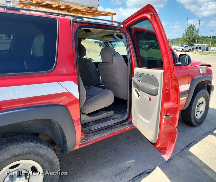 image for item LS9716 2003 Chevrolet Suburban 2500  SUV