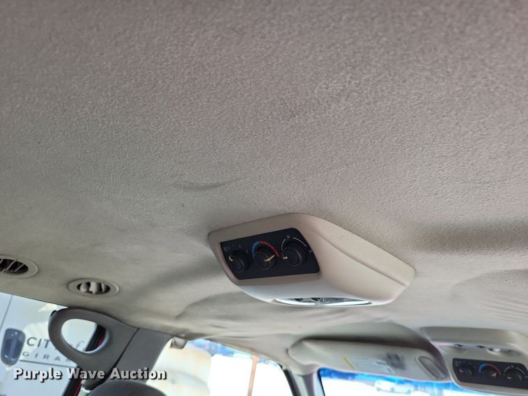 image for item LS9716 2003 Chevrolet Suburban 2500  SUV