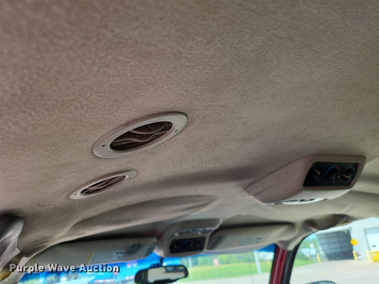 image for item LS9716 2003 Chevrolet Suburban 2500  SUV