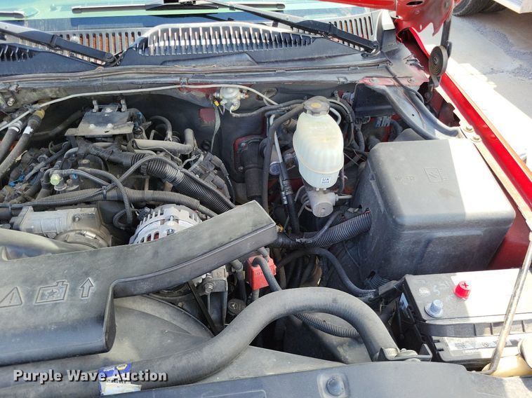 image for item LS9716 2003 Chevrolet Suburban 2500  SUV