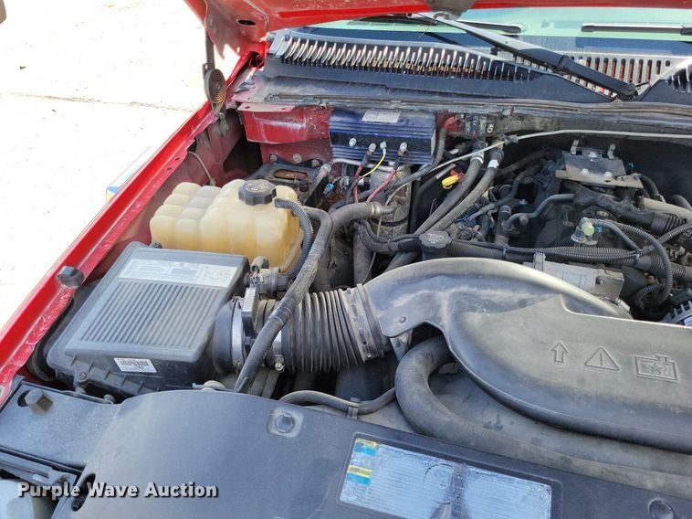 image for item LS9716 2003 Chevrolet Suburban 2500  SUV