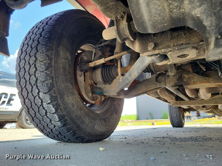 image for item LS9716 2003 Chevrolet Suburban 2500  SUV