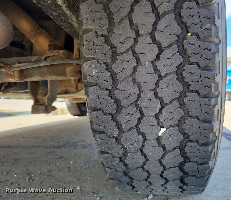 image for item LS9716 2003 Chevrolet Suburban 2500  SUV