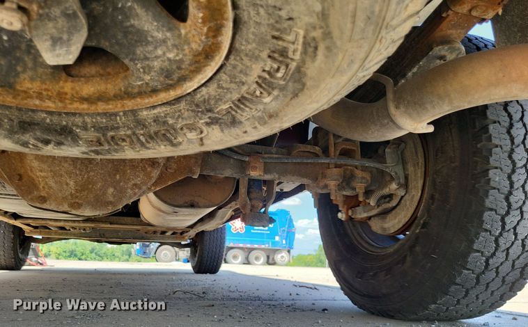 image for item LS9716 2003 Chevrolet Suburban 2500  SUV