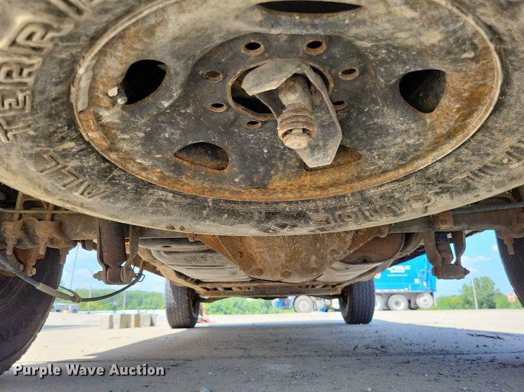 image for item LS9716 2003 Chevrolet Suburban 2500  SUV