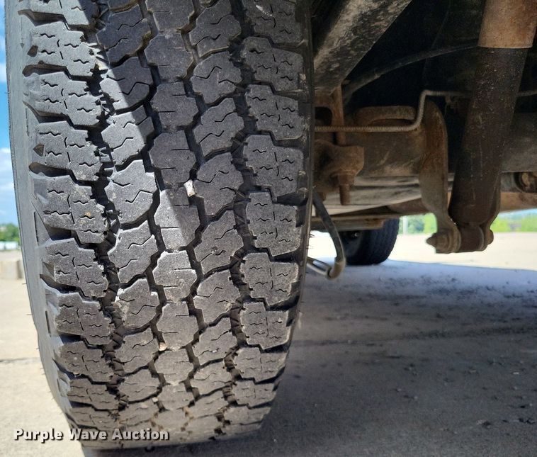 image for item LS9716 2003 Chevrolet Suburban 2500  SUV