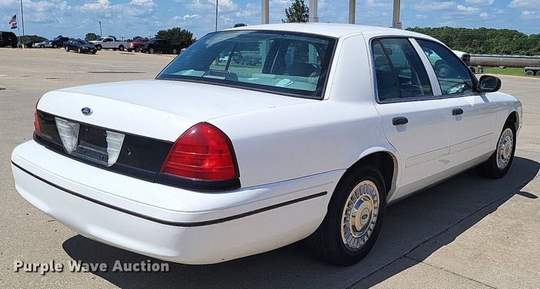 image for item LS9717 2000  Ford Crown Victoria Police Interceptor