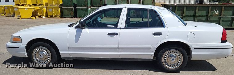 image for item LS9717 2000  Ford Crown Victoria Police Interceptor
