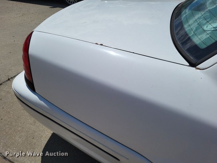 image for item LS9717 2000  Ford Crown Victoria Police Interceptor