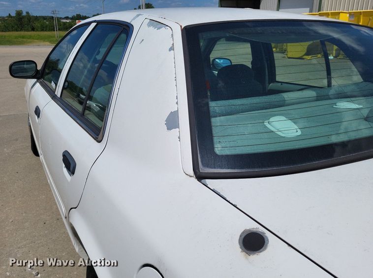 image for item LS9717 2000  Ford Crown Victoria Police Interceptor