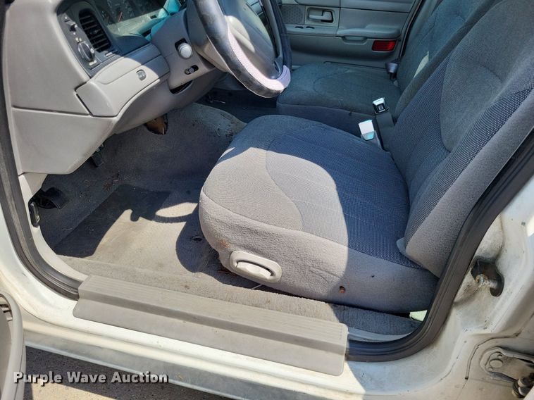 image for item LS9717 2000  Ford Crown Victoria Police Interceptor