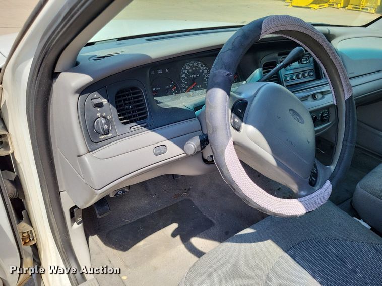 image for item LS9717 2000  Ford Crown Victoria Police Interceptor