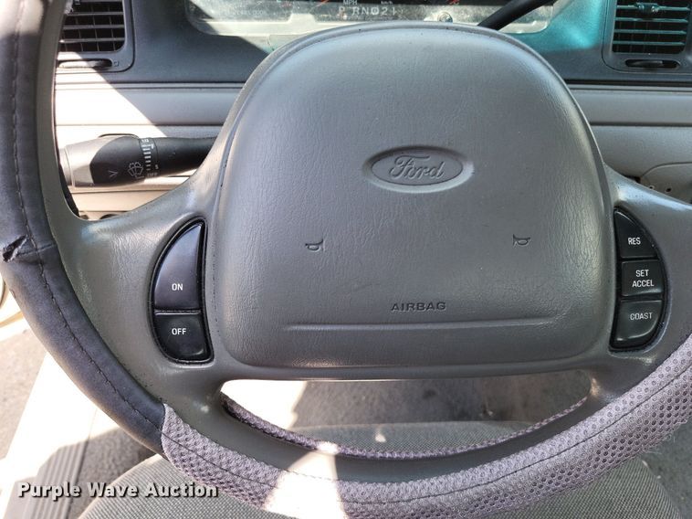 image for item LS9717 2000  Ford Crown Victoria Police Interceptor