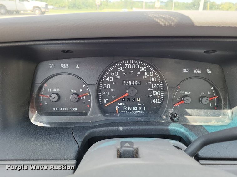 image for item LS9717 2000  Ford Crown Victoria Police Interceptor