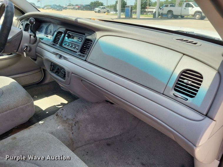 image for item LS9717 2000  Ford Crown Victoria Police Interceptor