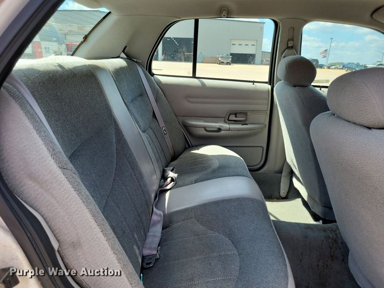 image for item LS9717 2000  Ford Crown Victoria Police Interceptor