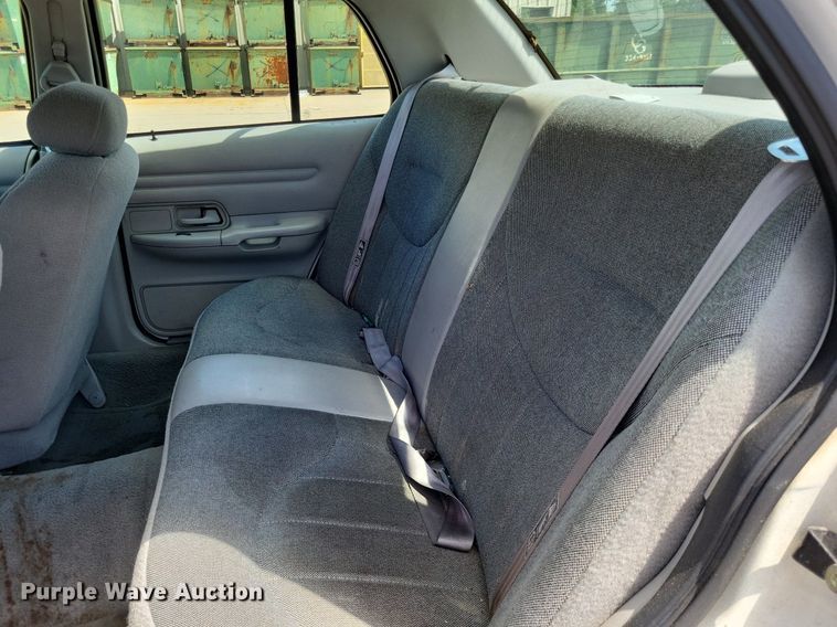 image for item LS9717 2000  Ford Crown Victoria Police Interceptor