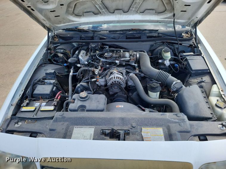 image for item LS9717 2000  Ford Crown Victoria Police Interceptor