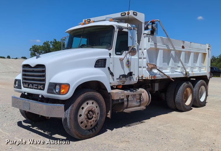 image for item LY9307 2004 Mack CV713 Granite  dump truck