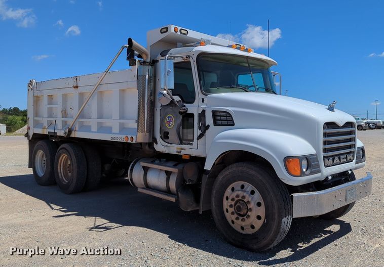 image for item LY9307 2004 Mack CV713 Granite  dump truck