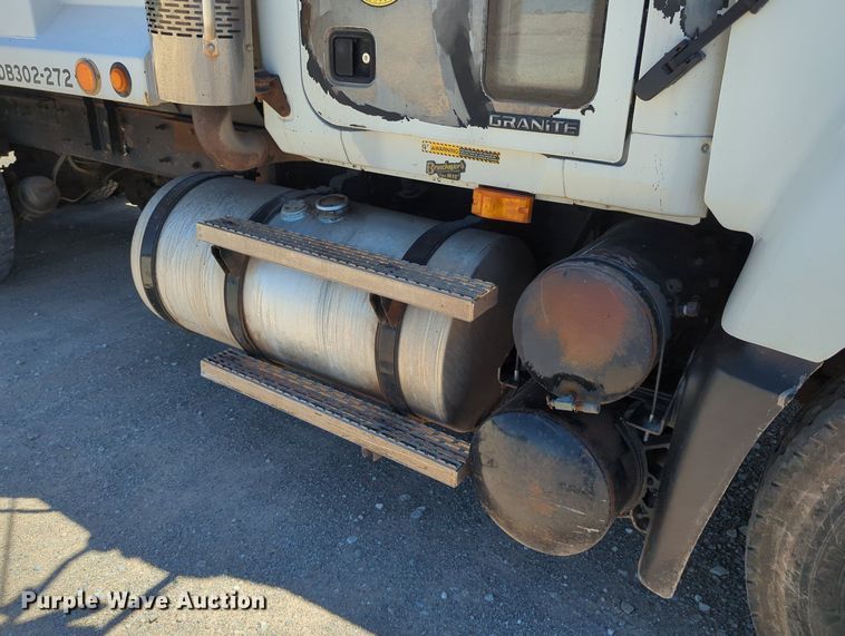 image for item LY9307 2004 Mack CV713 Granite  dump truck