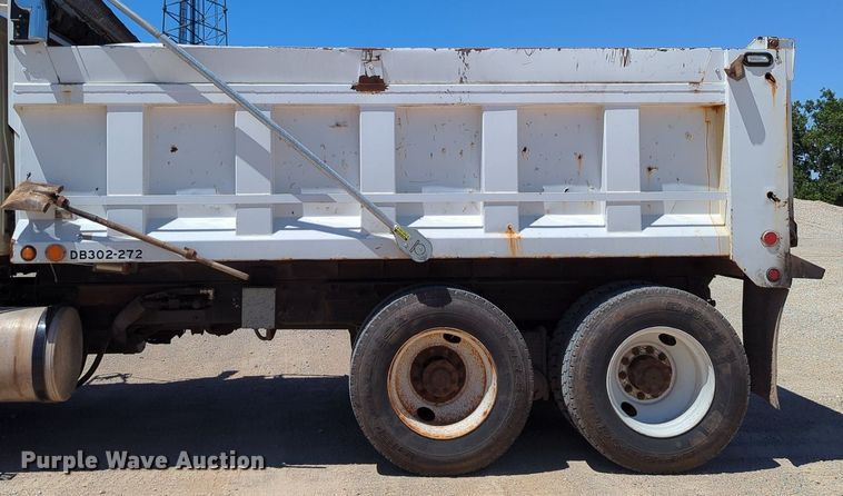 image for item LY9307 2004 Mack CV713 Granite  dump truck