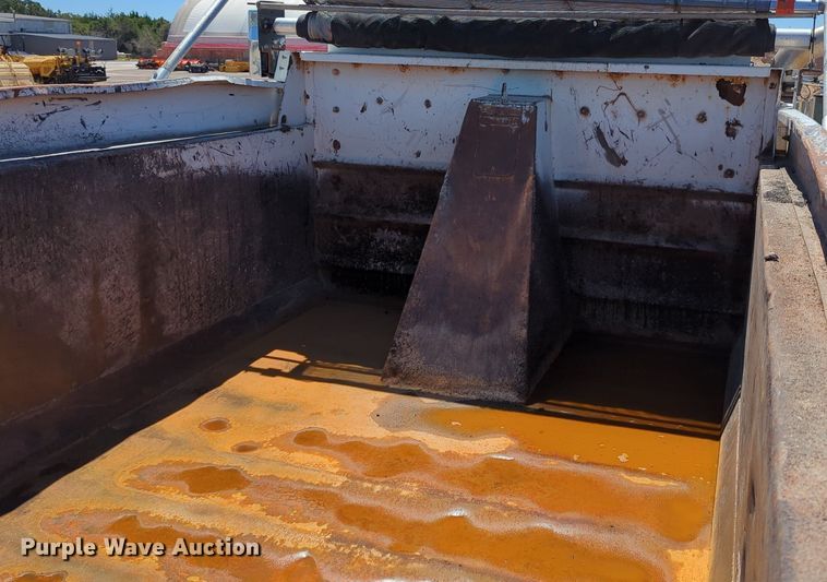 image for item LY9307 2004 Mack CV713 Granite  dump truck