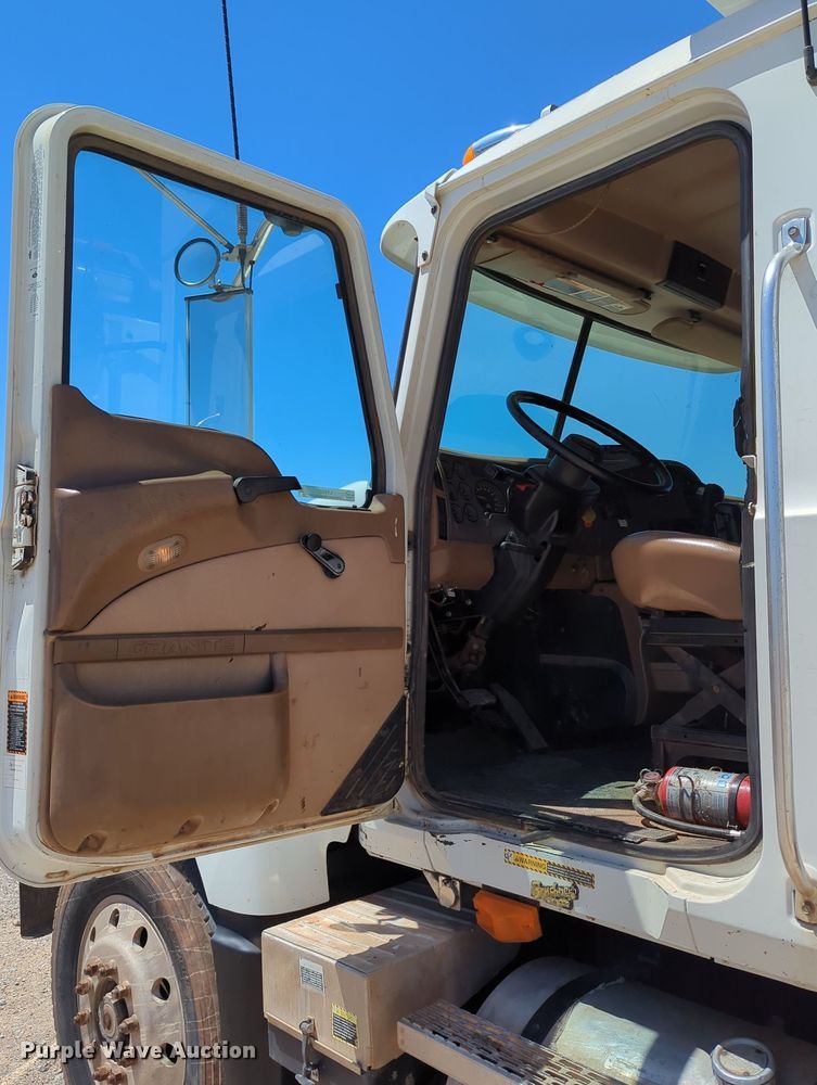 image for item LY9307 2004 Mack CV713 Granite  dump truck