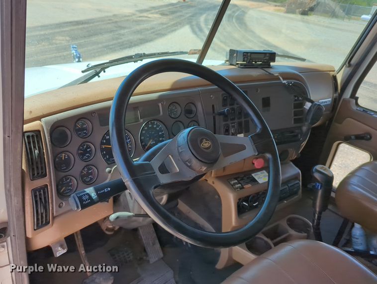 image for item LY9307 2004 Mack CV713 Granite  dump truck