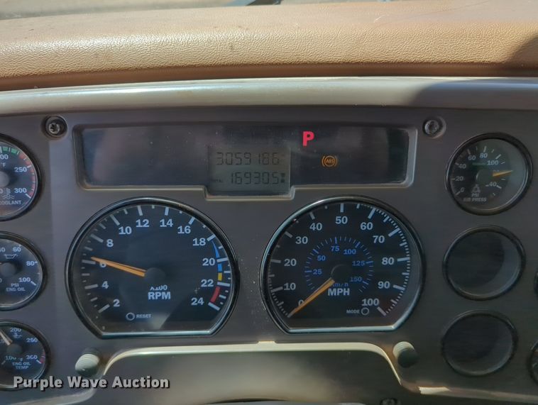 image for item LY9307 2004 Mack CV713 Granite  dump truck