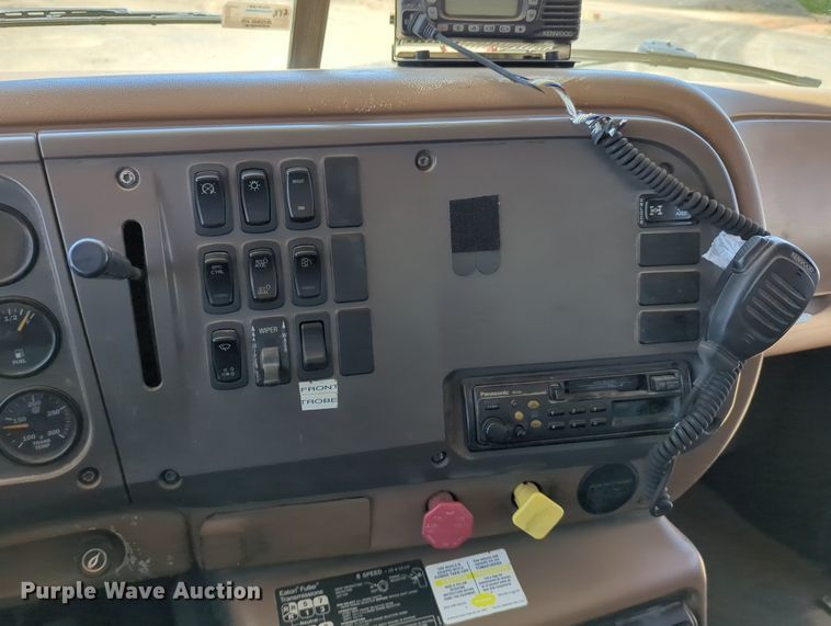 image for item LY9307 2004 Mack CV713 Granite  dump truck