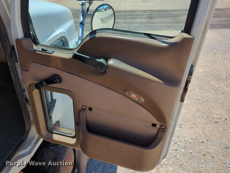 image for item LY9307 2004 Mack CV713 Granite  dump truck