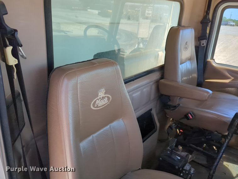 image for item LY9307 2004 Mack CV713 Granite  dump truck