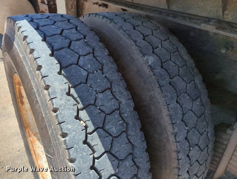 image for item LY9307 2004 Mack CV713 Granite  dump truck